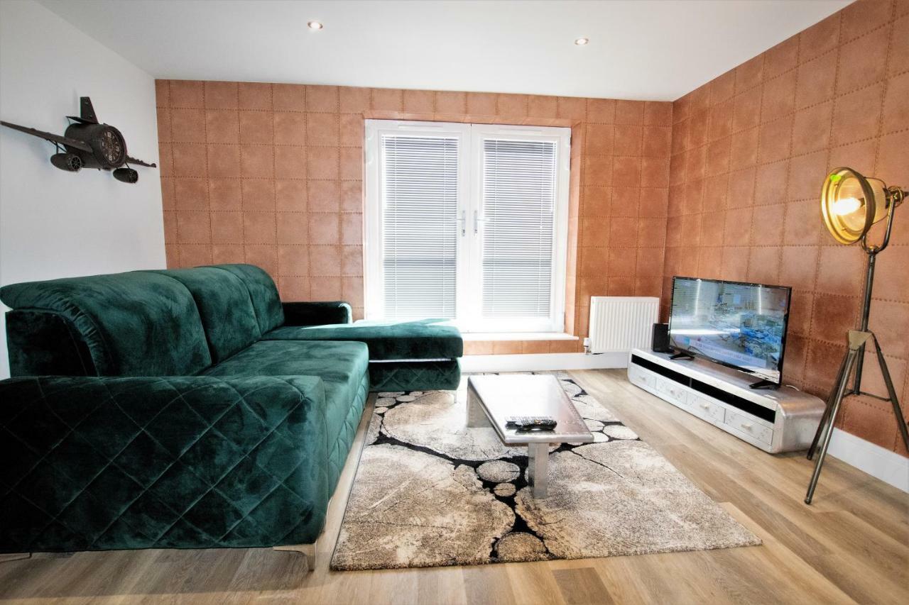 Rowan Tree - Your Apartment بريستول المظهر الخارجي الصورة